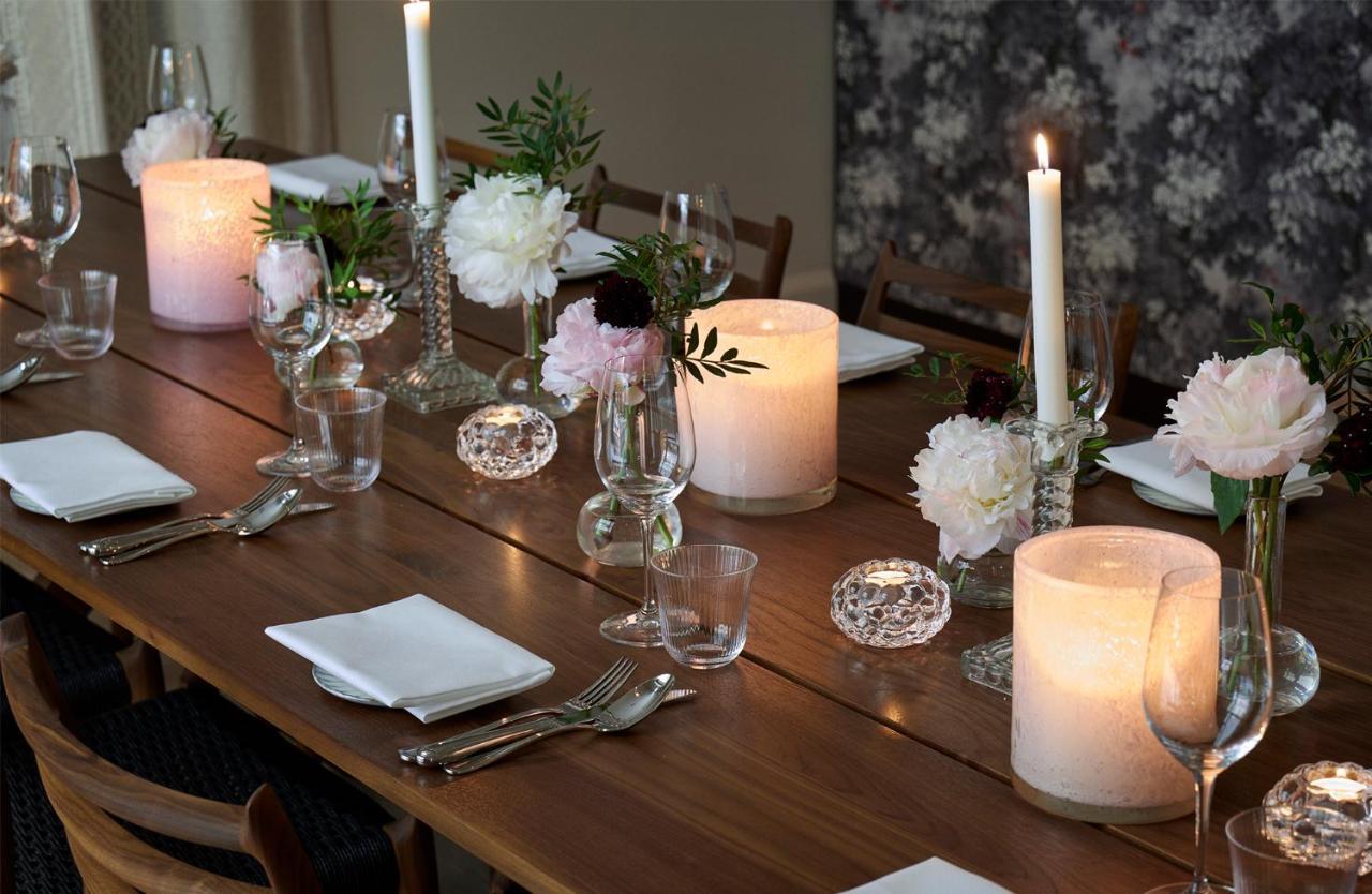 Villa Dagmar Stockholm Luaran gambar A table set for a dinner party